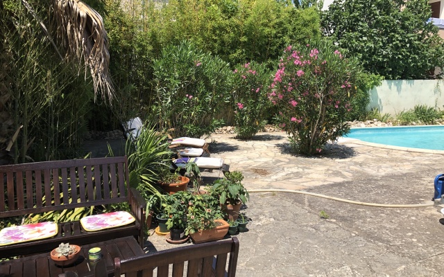 In Villa Big garden Private pool Sea close Apartments