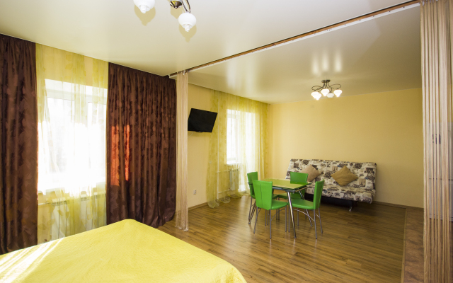#302 U Tyumenskogo Tekhnoparka Apartments