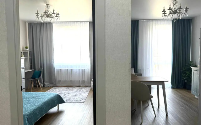 Na Petra Podzolkova 28 Ryadom S Planetoy Flat