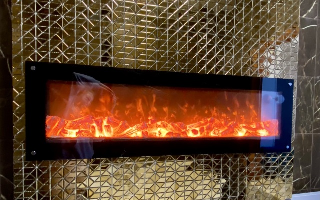 Апартаменты Центр, Апартаменты с камином и огромной ванной