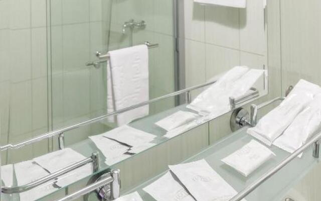 Отель Обишир