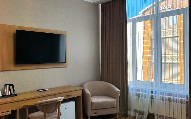 Gold Niyara Hotel