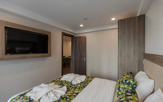 Апартаменты Modern 1-Bedroom in WYN Residence