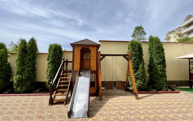 Zolotoy Lev Guest House