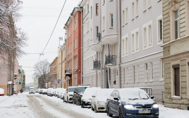 co vtorym etazhom u Strelki Vasil'evskogo Flat