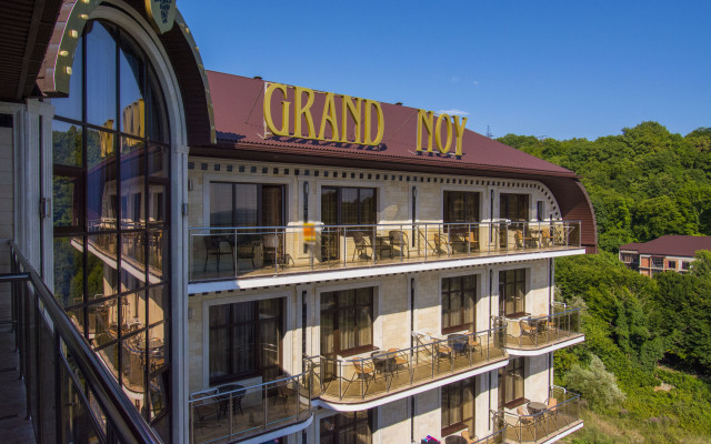 Grand Noy Hotel