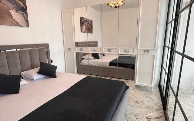 Skandinaviya Odnokomnatnaya Lyuksovaya S Vidom Na Gory Flat