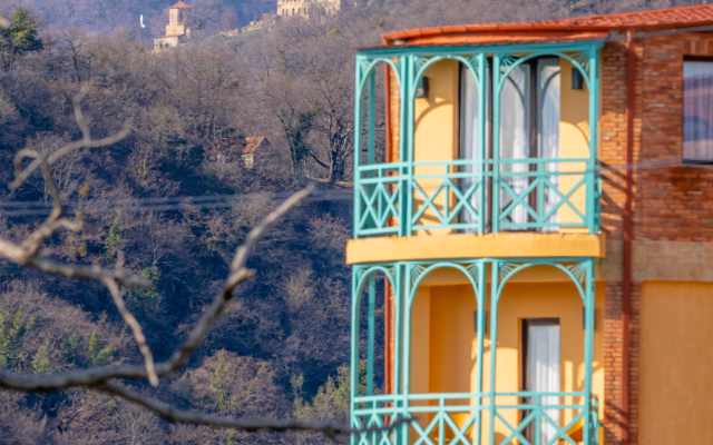 Burki Castle & Cellar Hotel
