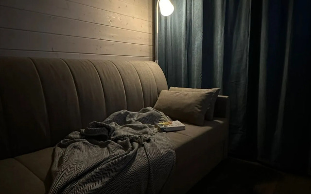 Частный дом в тихом районе города со своей парковкой