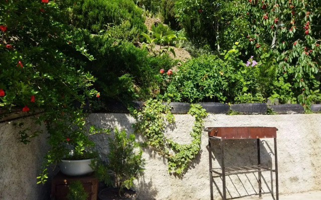 Na Izobilnoy 19V Private House