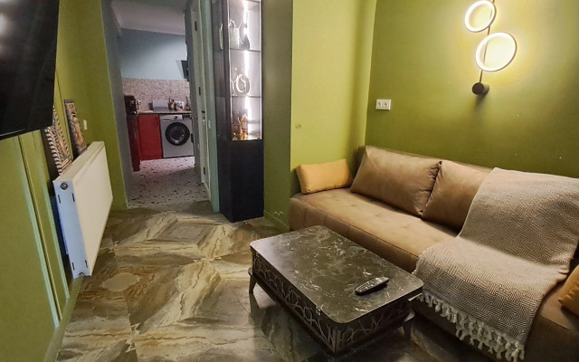 Mtrediani Art Rainbow Apartments