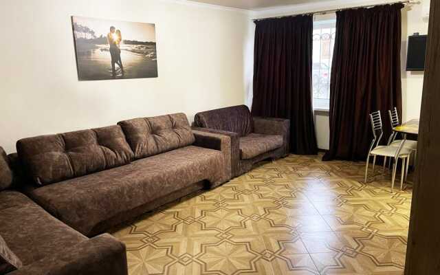 Studiya U Morya Flat