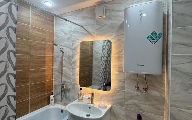 Ul.lazurnaya d.31 Flat