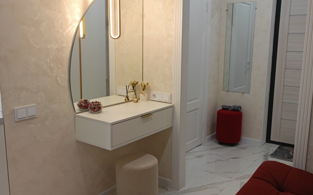 Na Bratyev Tkachevykh 15 Apartament