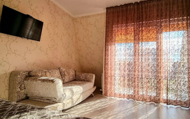 Апартаменты с Балконом 4 на Пионерском Проспекте 114В