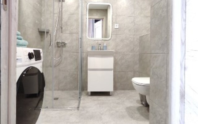 Novye U Metro dlya 4 gostey Apartments