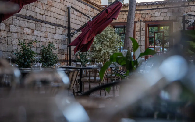 Belmondo Suites Hotel