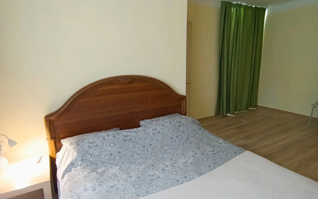 Flat Sovremennaya Udobnaya Kvartira U Naberezhnoy