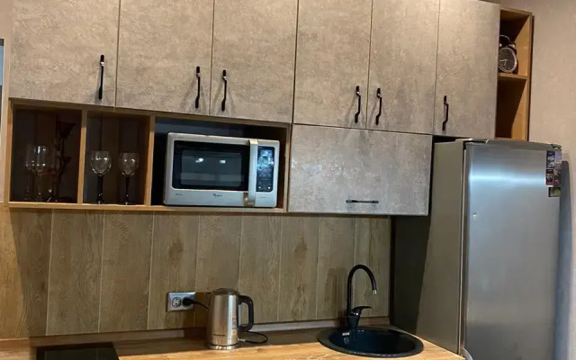 Квартира с видом на реку и высокими потолками