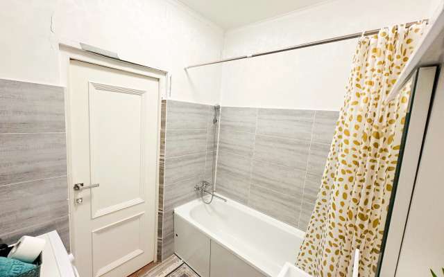 Апартаменты Меридиан Макатаева 127/11 (702)