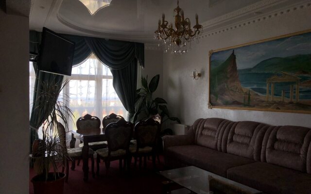 Chernomorskij Guest House