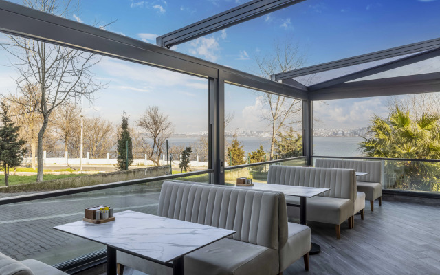 Ezkar Bathonea Art Istanbul Hotel
