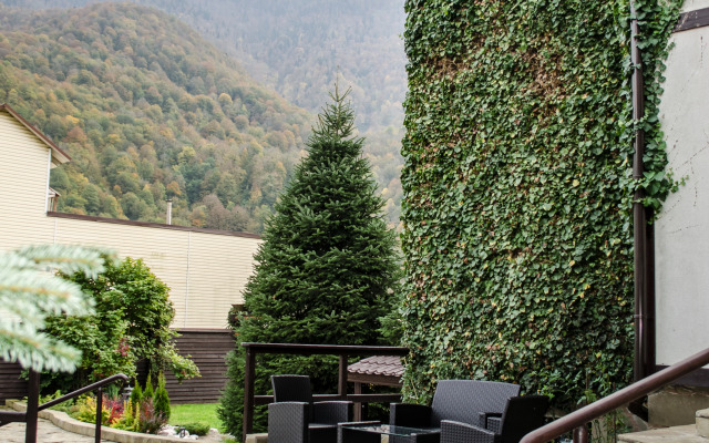 Alpijskij Dvor Hotel