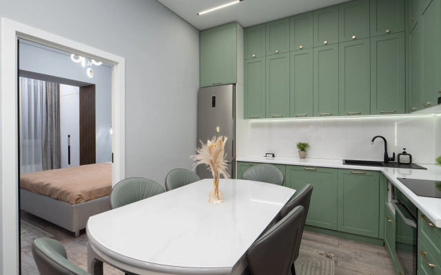 Апартаменты Трехкомнатные стильные возле Меги