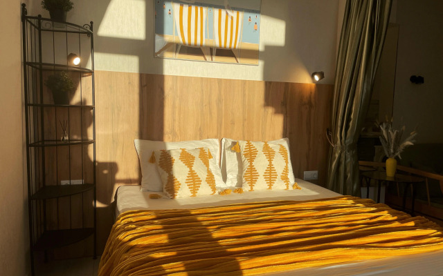 S Balkonom I Vidom Na More Apartment