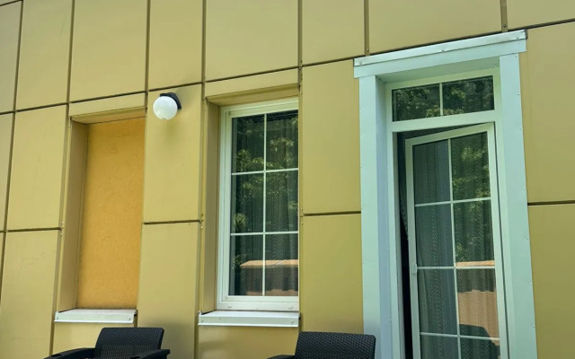 Tropicano Roskoshnye Dvukhkomnatnye s Shikarnoy Sobstvennoy Terrasoy Apartments