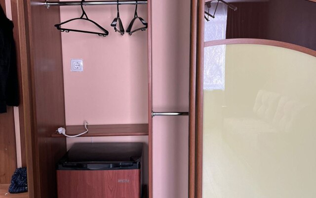 Апартаменты Уютная двухкомнатная квартира в центре