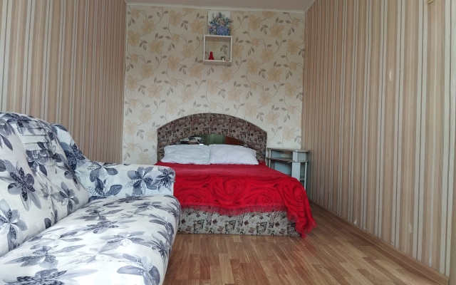 Dvukhkomnatnye Apartamenty Vozle Zh/d I Avtovokzalov, Tsentr Flat