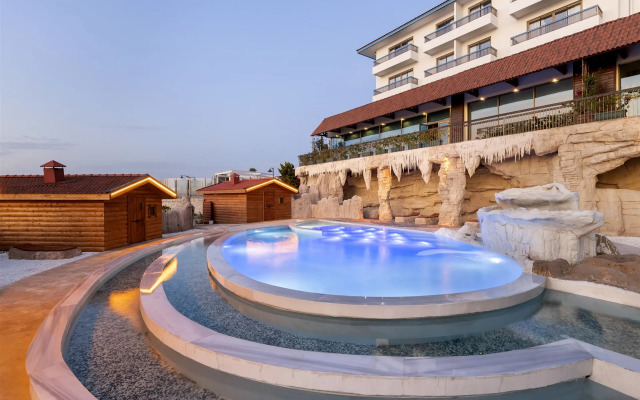 Royal Teos Thermal Resort Clinic & Spa Resort (Halal Hotel)