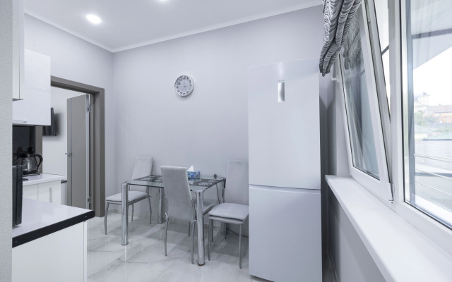 U Aeroporta Luks Apartaments