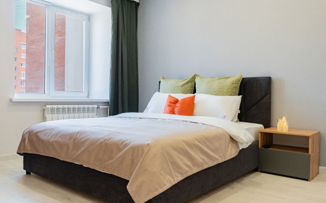 Апартаменты Петровские на Набережной озера 22