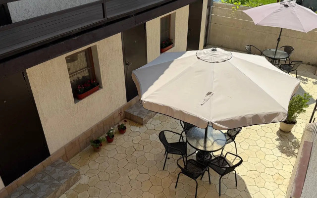 Amra Guest House
