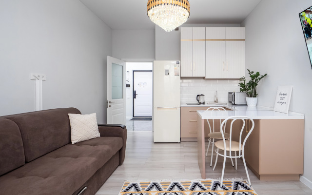 Yevrodvushka S Potryasayuschim Vidom Na Gory Flat