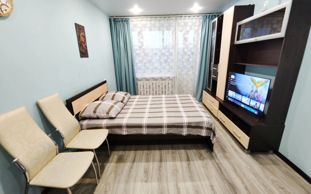 Na Ulitse Krasnykh Partizan 17 Apartament