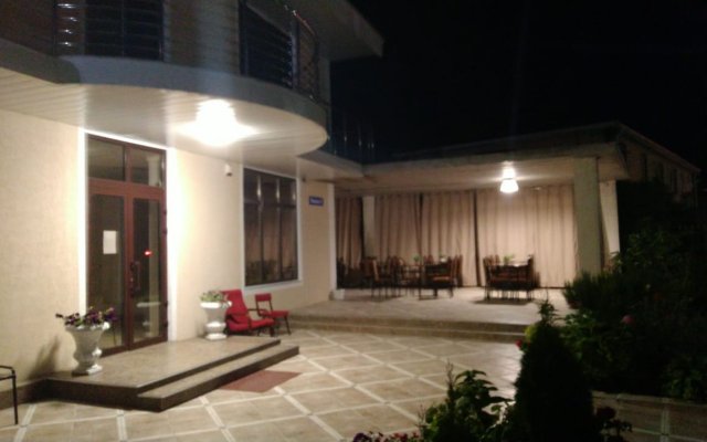 AlMar Lermontovo Guesthouse