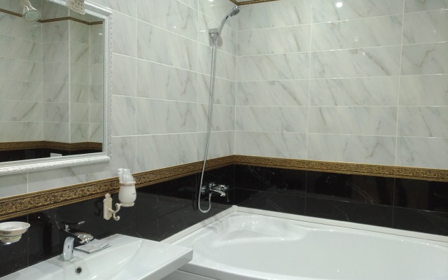 8 Avenyu Hotel