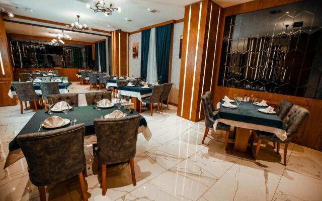 Regal Inn Badamdar Hotel