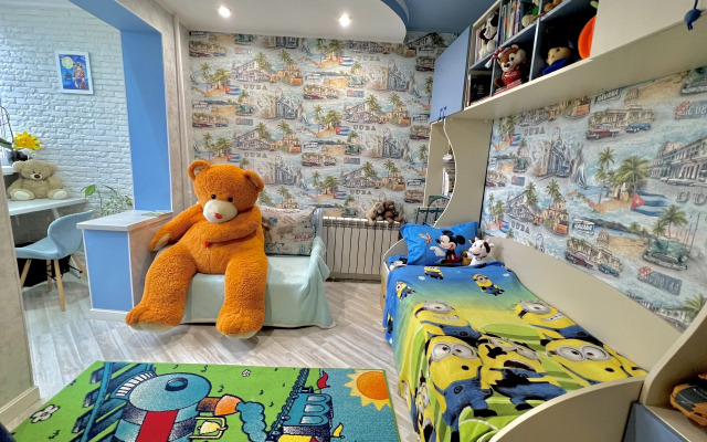 U Metro Pushkinskaya Flat