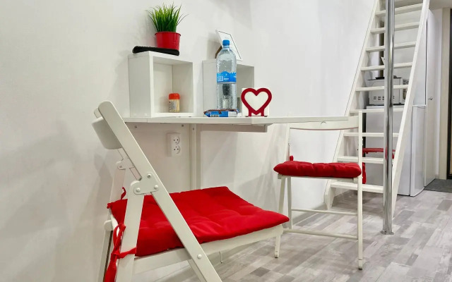 Апартаменты двухуровневые в тихом центре рядом с Таврическим