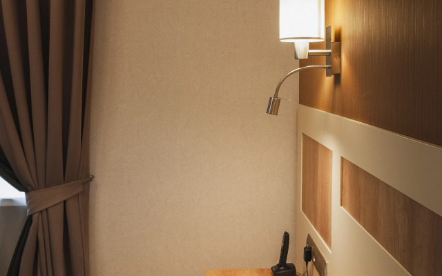 Отель Cronwell Inn Стремянная