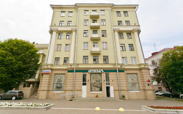 3-komn. v centre Minska dlya 7 gostej Apartament