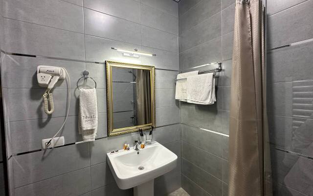 Ideal Hotel