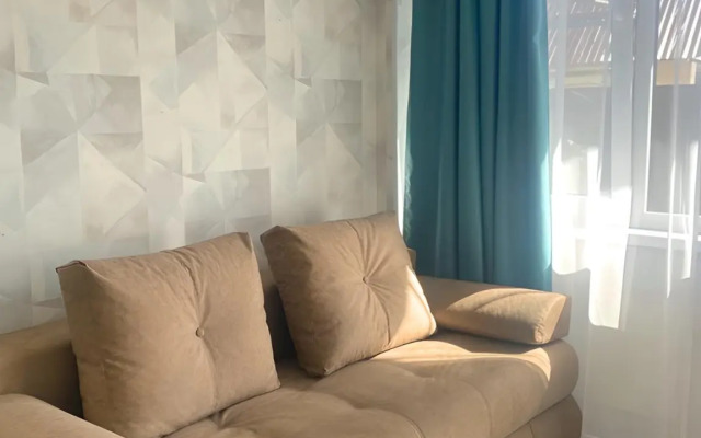 Uyutnaya Studiya na Ulitse Mira Flat