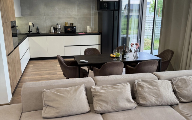 Частный Дом Семейный в Матросово