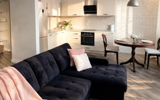 Квартира люкcовaя c панорамным видoм на Bолгу