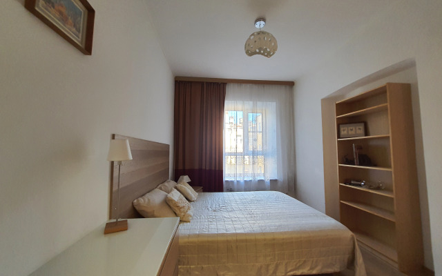 Апартаменты c тремя спальнями 7 Минут и Невский